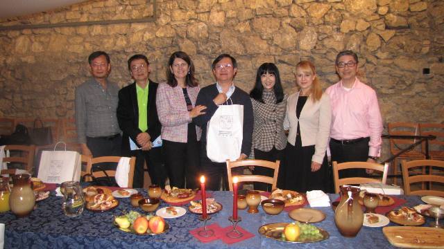 Delegácia z hong kongu zažila stredovekú večeru na hrade - 3