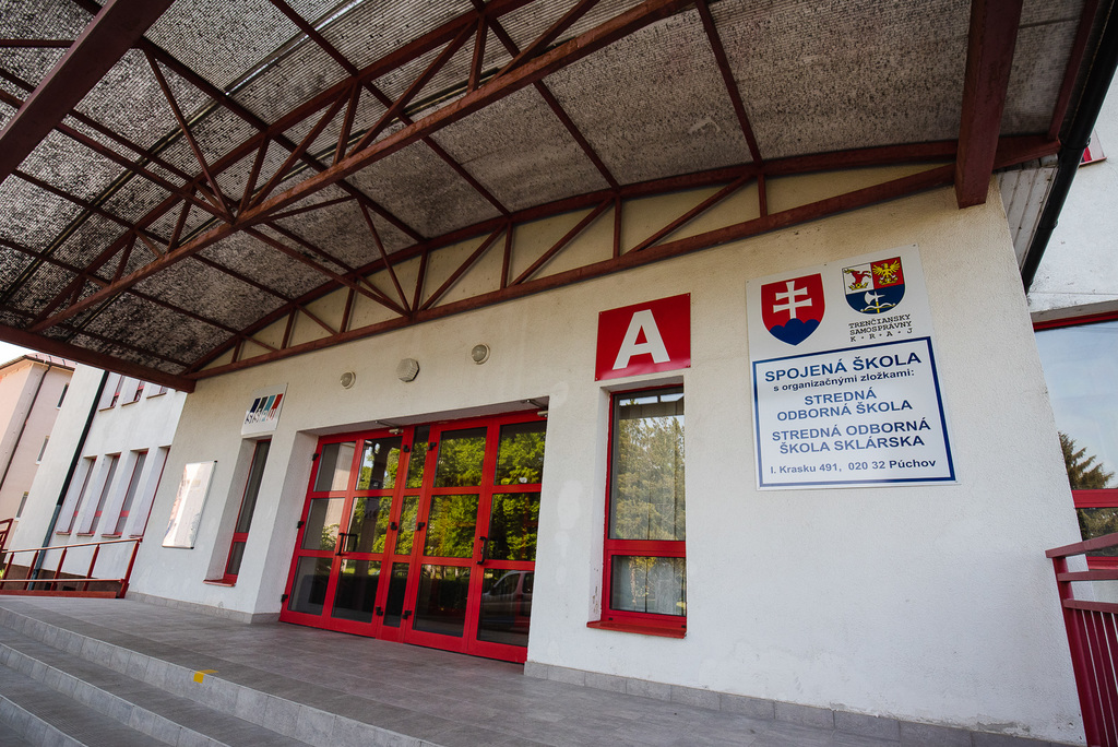 Župná škola v Púchove ponesie názov Stredná odborná škola priemyselných technológií
