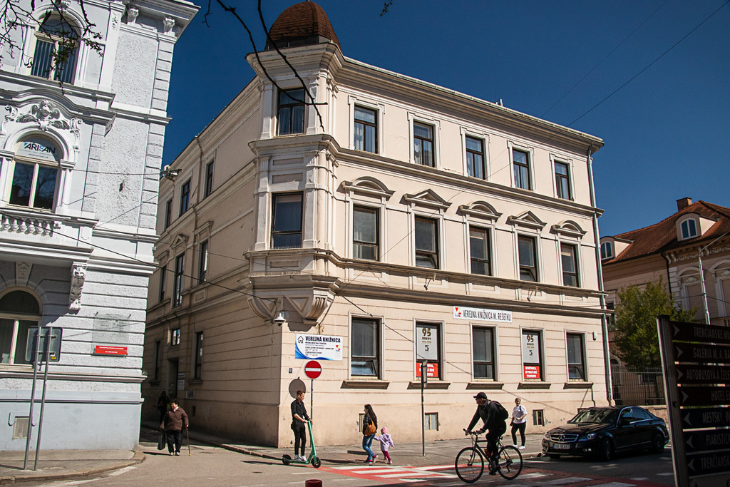 Verejná knižnica M. Rešetku v Trenčíne prejde prestavbou a rekonštrukciou v rámci EHMK 2026