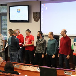 Zväčšiť fotografiu - Siedmy ročník vkt pozná svojich absolventov - IMG_4988