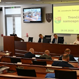 Zväčšiť fotografiu - Na májovom rokovaní poslanci riešili budúcnosť krajských nemocníc aj prvú zmenu rozpočtu