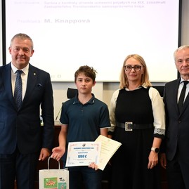 Zväčšiť fotografiu - Na májovom rokovaní poslanci riešili budúcnosť krajských nemocníc aj prvú zmenu rozpočtu