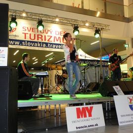 Svetový deň  turizmu v trenčíne - Zdenka predna