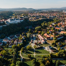 Zväčšiť fotografiu - Európske hlavné mesto kultúry 2023 je len na skok od trenčína - 39108b_93973e8dc46a48d5ba0c217cb6b2e9a1~mv2