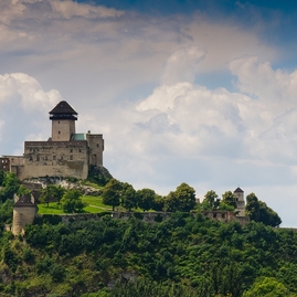 Adventný kalendár deň jedenásty - kraj hradov a zámkov - Trenciansky hrad cisty Hladky