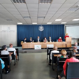 Zväčšiť fotografiu - Akadémia tretieho veku začala písať svoj 35. ročník - 20210914_134401