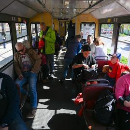 Zväčšiť fotografiu - Aktivity trenčianskeho kraja súčasťou sviatočnej jazdy električky - impulz_press_2