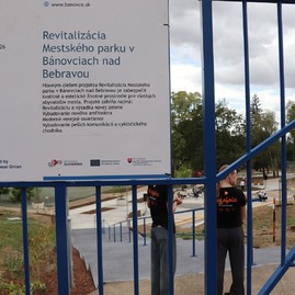 Zväčšiť fotografiu - Bánovce nad bebravou otvorili park, dohňany žili cyrilometodskými slávnosťami