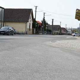Zväčšiť fotografiu - Bezpečnejšia cesta cez machnáč