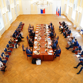 Zväčšiť fotografiu - Bratislava hostila stretnutie šéfov českých a slovenských krajov - DSC01877