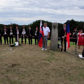 Zväčšiť fotografiu - Bratstvo čechov a slovákov oslávili na veľkej javorine - _DSC0125