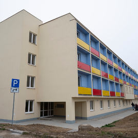 Zväčšiť fotografiu - Bývalý majetok kraja našiel zmysluplné využitie - 20220331_STARA_TURA_byty_001w