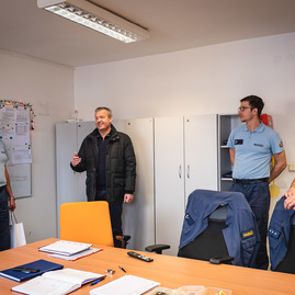 Zväčšiť fotografiu - Cestári dostali užitočný trojkráľový darček - TSK_vyjazd_06_25_mini-35