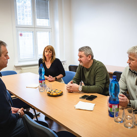 Zväčšiť fotografiu - Cestári dostali užitočný trojkráľový darček - TSK_vyjazd_06_25_mini-39