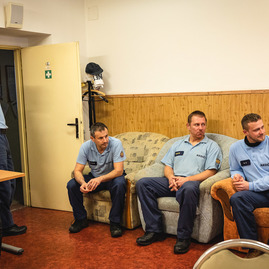 Zväčšiť fotografiu - Cestári dostali užitočný trojkráľový darček - TSK_vyjazd_06_25_mini-45