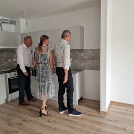 Zväčšiť fotografiu - Cez víkend sa prestrihávali pásky i oslavovali výročnice - 20230826_111422