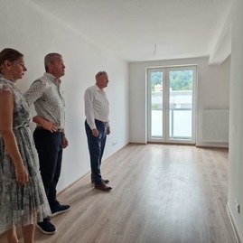 Zväčšiť fotografiu - Cez víkend sa prestrihávali pásky i oslavovali výročnice - 20230826_111626