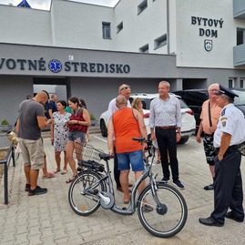 Zväčšiť fotografiu - Cez víkend sa prestrihávali pásky i oslavovali výročnice - 20230826_112622