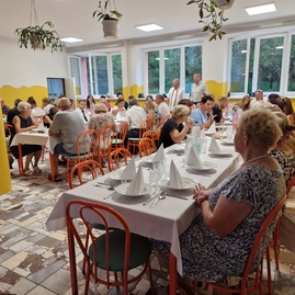 Zväčšiť fotografiu - Cez víkend sa prestrihávali pásky i oslavovali výročnice - 20230826_113753