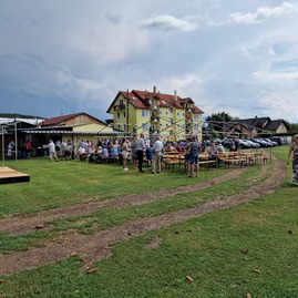 Zväčšiť fotografiu - Cez víkend sa prestrihávali pásky i oslavovali výročnice - 20230826_122951