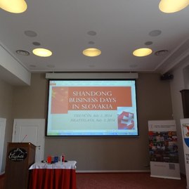 Čínski podnikatelia navštívili trenčiansky samosprávny kraj - 01.
