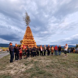Zväčšiť fotografiu - Ďalší život zachraňujúci prístroj odovzdaný županom - 20230901_190545
