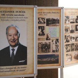 Zväčšiť fotografiu - Ďalšou aktivitou si uhrovec uctil jedného zo svojich významných rodákov - IMG_3000