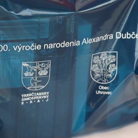 Zväčšiť fotografiu - Ďalšou aktivitou si uhrovec uctil jedného zo svojich významných rodákov - IMG_3004