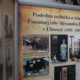 Zväčšiť fotografiu - Ďalšou aktivitou si uhrovec uctil jedného zo svojich významných rodákov - IMG_3056