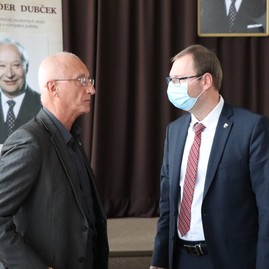 Zväčšiť fotografiu - Ďalšou aktivitou si uhrovec uctil jedného zo svojich významných rodákov - IMG_3182