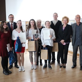 Zväčšiť fotografiu - Ďalšou aktivitou si uhrovec uctil jedného zo svojich významných rodákov - IMG_3254