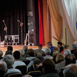 Zväčšiť fotografiu - Defibrilátory s poradovými číslami 53 a 54 odovzdané, ku koncu sa blíži aj mesiac úcty k starším - 20221023_150902