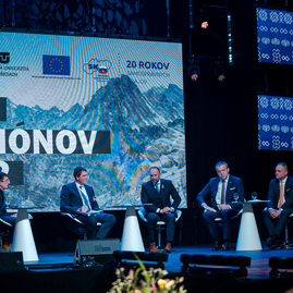 Zväčšiť fotografiu - Deň regiónov oslavou dvadsaťročnej existencie samosprávnych krajov - MAT00100