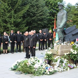 Zväčšiť fotografiu - Dnes si pripomíname najväčšiu tragédiu v histórii slovenského baníctva - IMG_4577