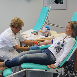 Do jarnej kvapky krvi tsk sa zapojili župné stredné školy aj organizácie, premiérovo i slovenská pátracia služba - IMG_3732