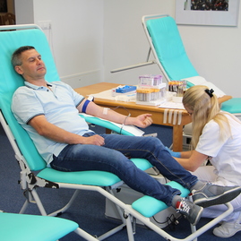 Do jarnej kvapky krvi tsk sa zapojili župné stredné školy aj organizácie, premiérovo i slovenská pátracia služba - IMG_3789