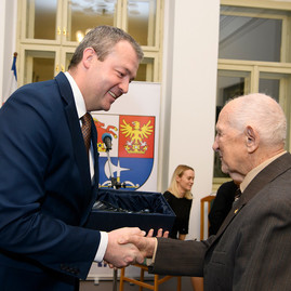 Zväčšiť fotografiu - Do konca mesiaca prijímame nominácie na výnimočné osobnosti kraja - 19