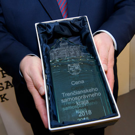 Zväčšiť fotografiu - Do konca mesiaca prijímame nominácie na výnimočné osobnosti kraja - 20190114_TSK_Verejne_uznania_103w