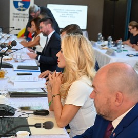 Zväčšiť fotografiu - Do okresov púchov a ilava pôjde viac ako 2 mil. eur, rozhodla o tom vláda na svojom výjazdovom rokovaní
