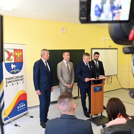 Zväčšiť fotografiu - Do okresov púchov a ilava pôjde viac ako 2 mil. eur, rozhodla o tom vláda na svojom výjazdovom rokovaní