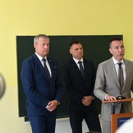 Zväčšiť fotografiu - Do okresov púchov a ilava pôjde viac ako 2 mil. eur, rozhodla o tom vláda na svojom výjazdovom rokovaní