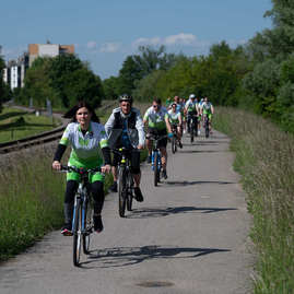 Zväčšiť fotografiu - Do práce na bicykli bude v župných farbách jazdiť rekordných 40 zamestnancov - 20210601_TN_dopracenabicykli_031w