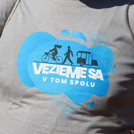 Zväčšiť fotografiu - Do práce na bicykli bude v župných farbách jazdiť rekordných 40 zamestnancov - IMG_0362