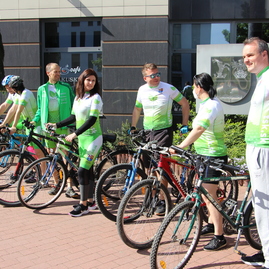 Zväčšiť fotografiu - Do práce na bicykli bude v župných farbách jazdiť rekordných 40 zamestnancov - IMG_0396