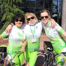 Zväčšiť fotografiu - Do práce na bicykli bude v župných farbách jazdiť rekordných 40 zamestnancov - IMG_0412