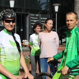 Zväčšiť fotografiu - Do práce na bicykli bude v župných farbách jazdiť rekordných 40 zamestnancov - IMG_0452