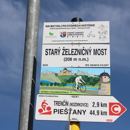 Zväčšiť fotografiu - Do práce na bicykli bude v župných farbách jazdiť rekordných 40 zamestnancov - IMG_0480