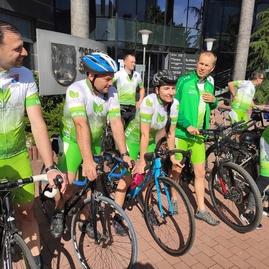 Zväčšiť fotografiu - Do práce na bicykli bude v župných farbách jazdiť rekordných 40 zamestnancov - IMG_20210601_090323
