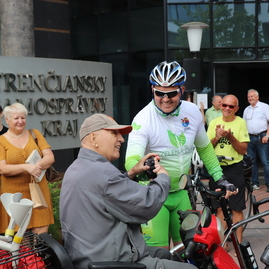 Zväčšiť fotografiu - Do práce na bicykli budú opäť jazdiť aj zamestnanci župy - IMG_9137