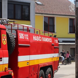 Zväčšiť fotografiu - Dobrovoľní hasiči v ivanovciach oslávili sto rokov služby a pomoci ľuďom